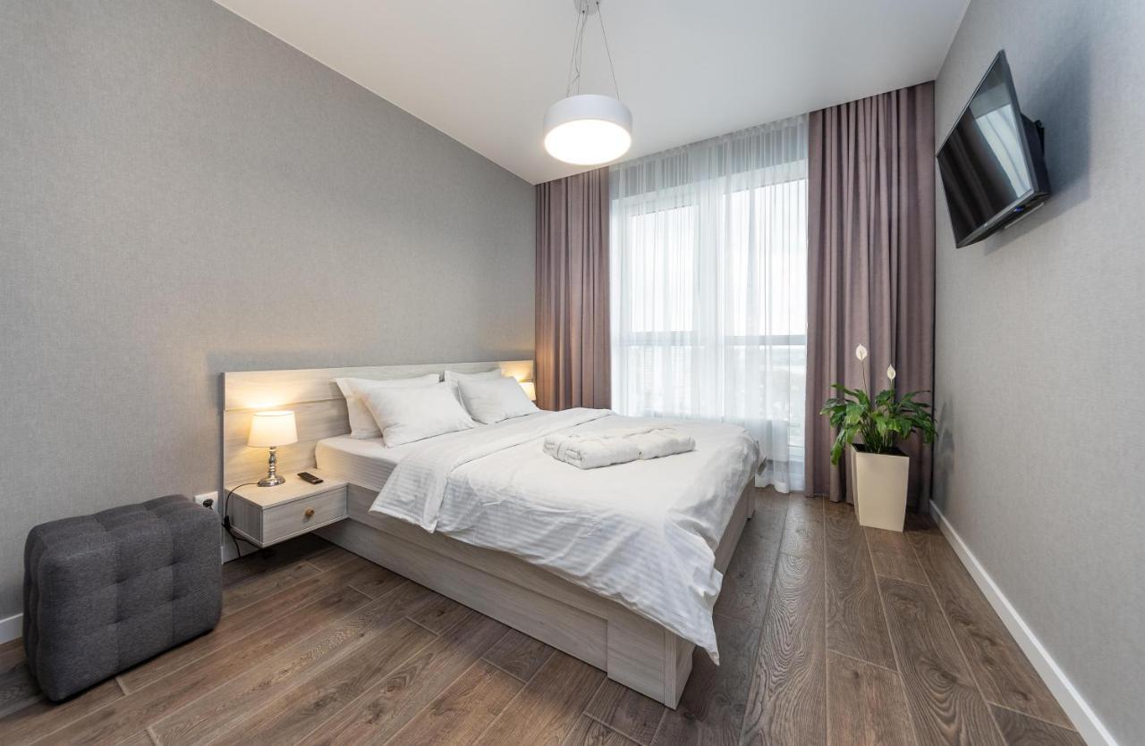 Квартира В Жк Лебединый, Ревуцкого 40 В, Метро Харьковская Позняки Kyiv Exterior photo